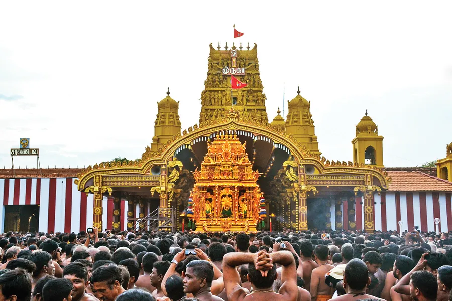 Nallur Kandaswamy Temple — Jaffna